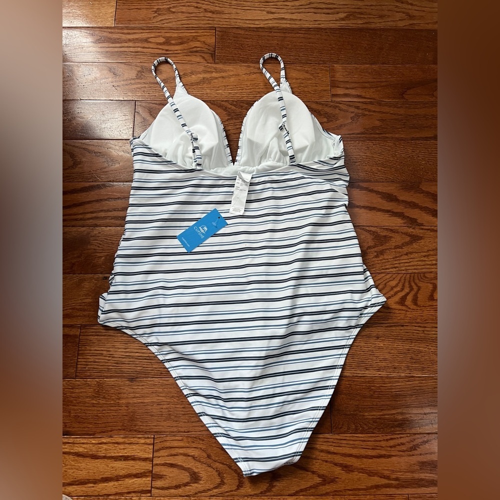 NWT- Cupshe Women's One Piece Swimsuit Tummy Control V Neck Bathing Suits Sz XL - Picture 2 of 5